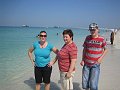 Linda, mom and bro on the beach